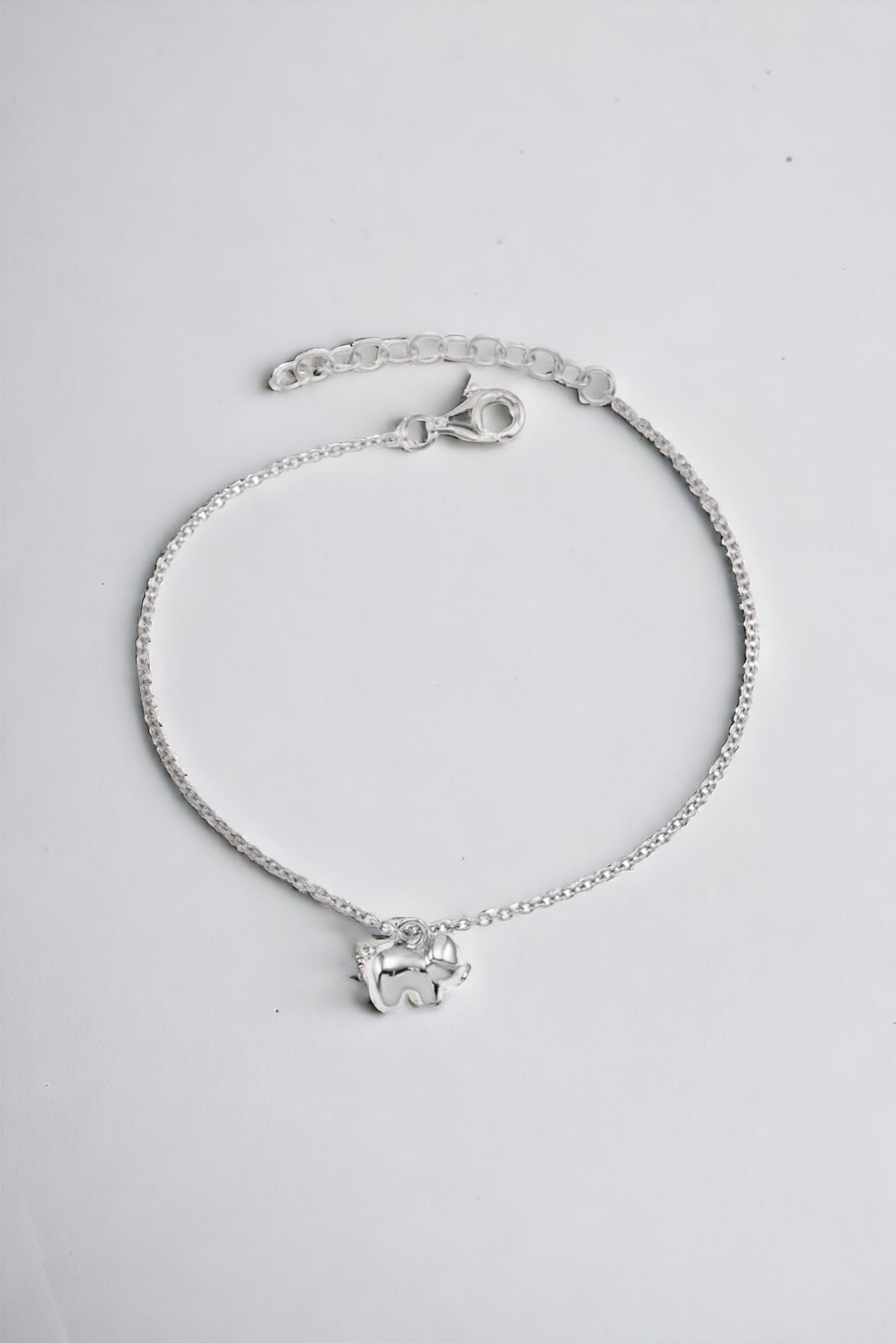 Bracelet en argent avec petit cochon taille adulte
