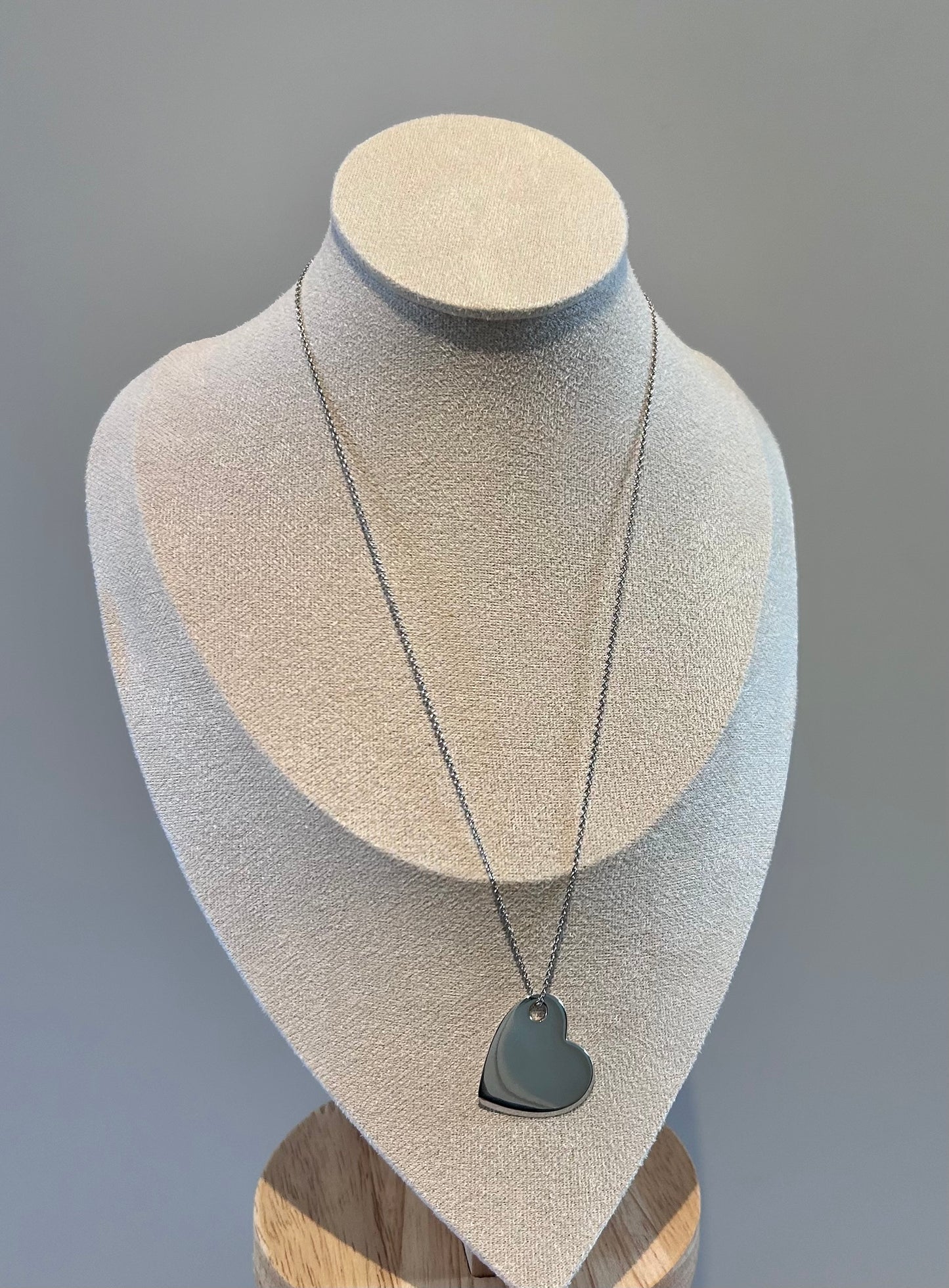 Collier Grand Cœur Facette couleur Argent
